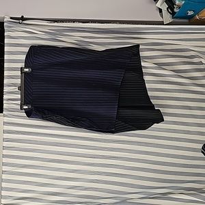 NWT Soncy Womens SIZE 3 Skirt Navy Blue with Stripes